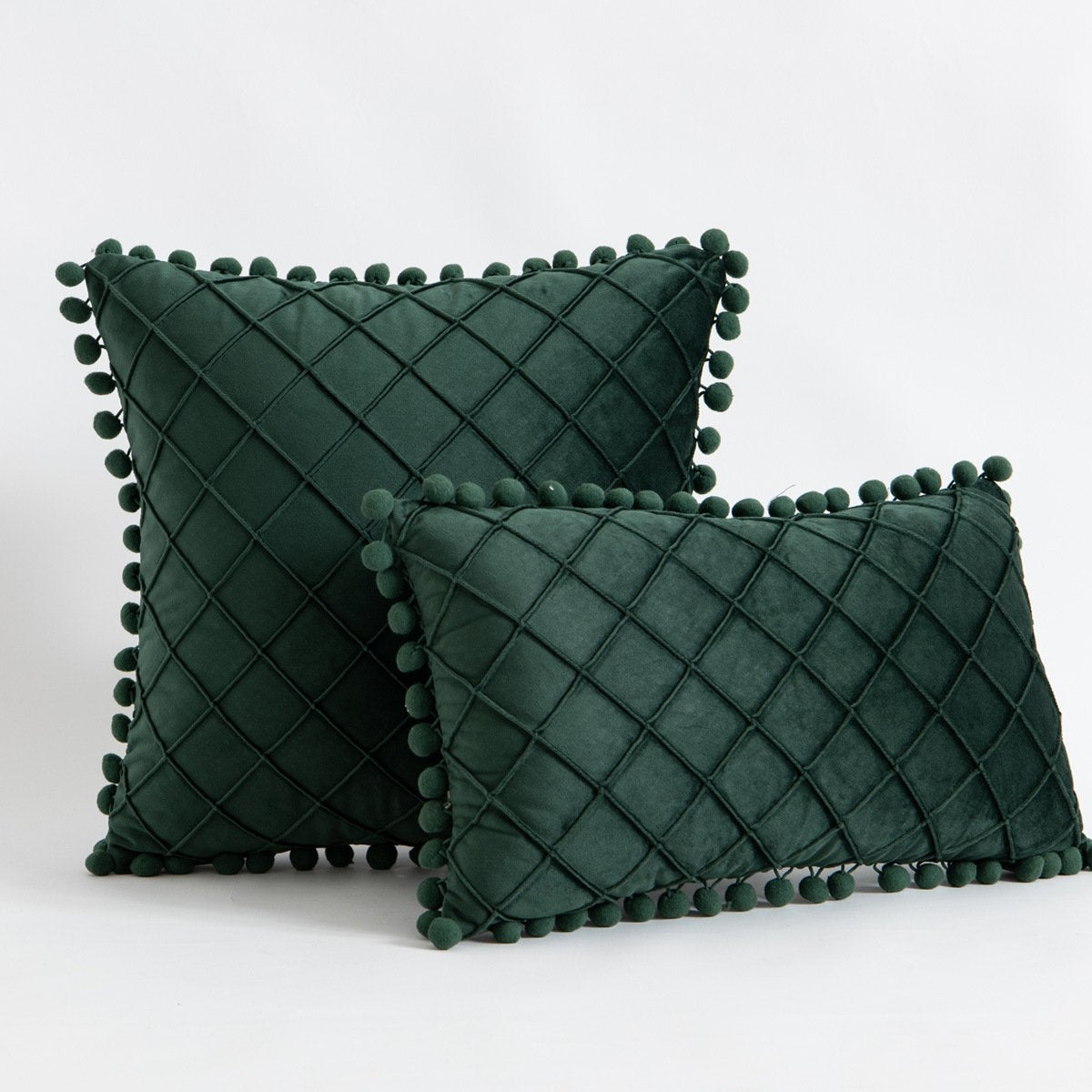 Fashionable 260g Velvet Diamond Texture Pom-Pom Pillow Cover